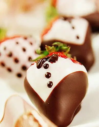 超可爱巧克力草莓棒棒糖