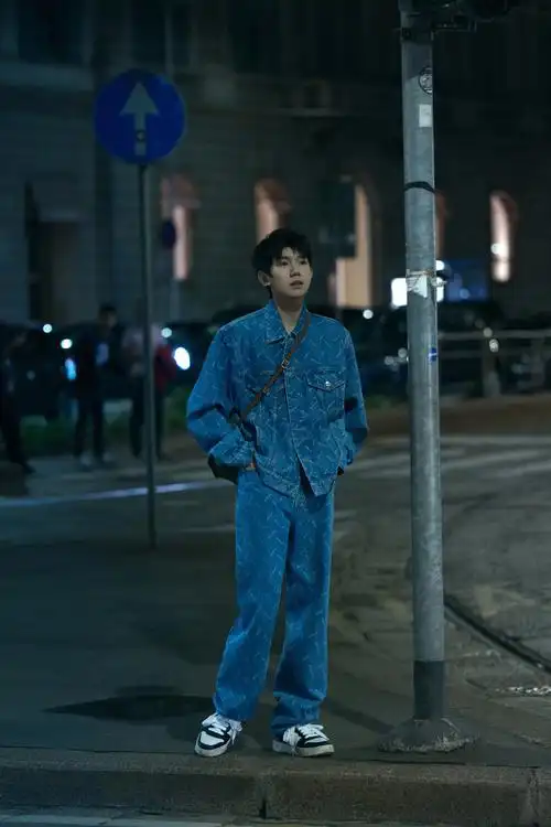 王源米兰看秀图##bally全球品牌代言人王源##bally全球品牌代言人