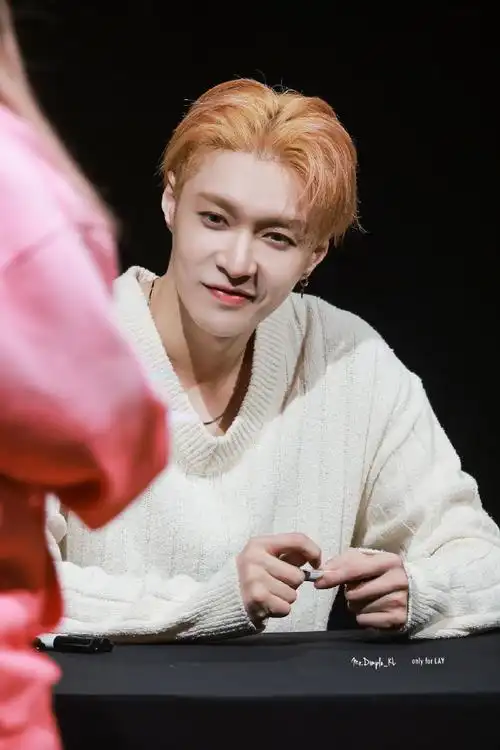 张艺兴新歌签售会#张艺兴新歌签售会状态好好这和exo时期的lay有什么