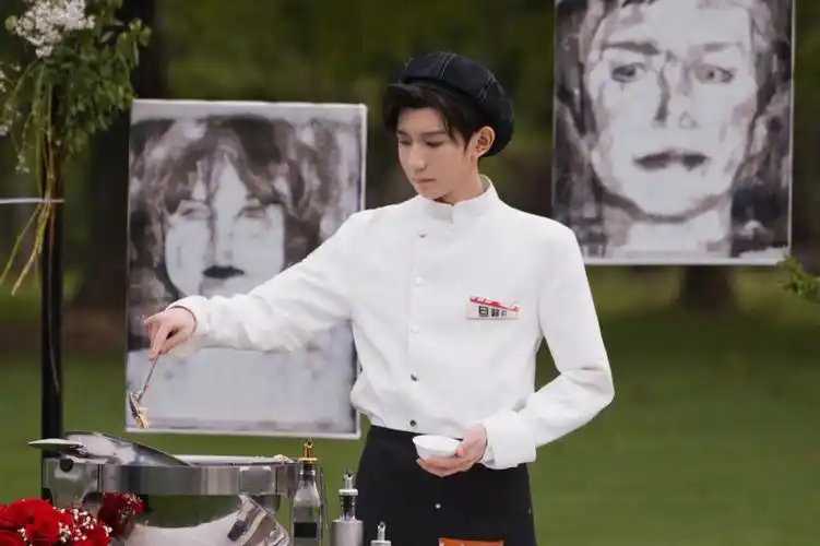 王源厨师造型超帅旦超凡牌蛋炒饭我也想吃