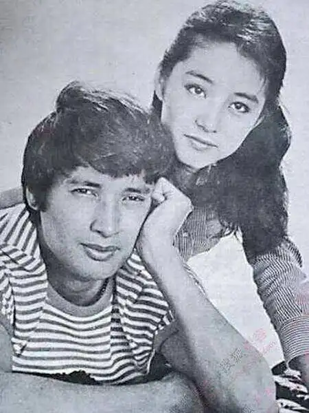 林青霞第一任老公是谁