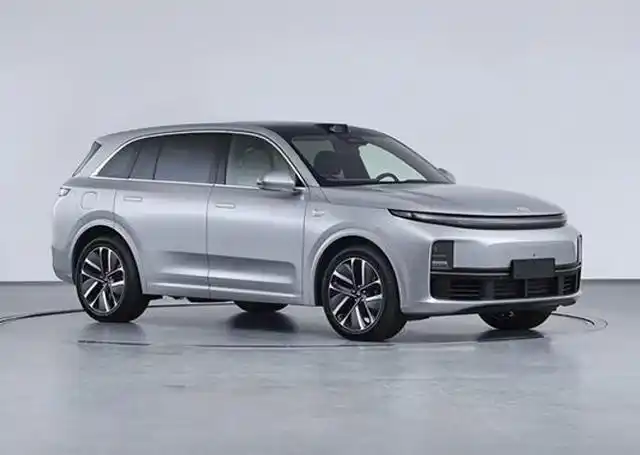 理想l7是一台中大型suv,采用五座布局,基于理想汽车增程电动2.