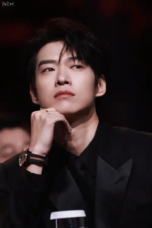 魏大勋年度青年男演员##魏大勋爱奇艺尖叫之夜