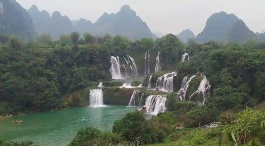 贵州著名的德天大瀑布,明仕田园,涠洲岛,龙脊梯田,下司古镇,长发村等