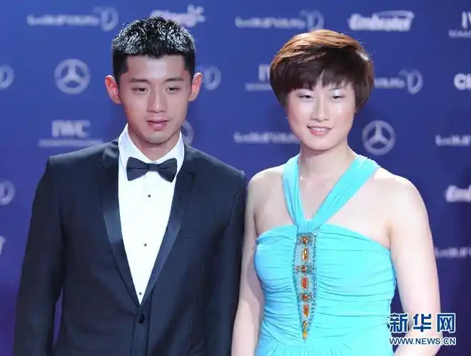 张继科携手丁宁亮相劳伦斯红毯