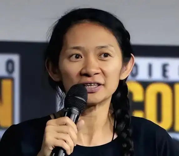 瞒了23年的宋丹丹女儿比巴图优秀好几倍如今已是华人骄傲