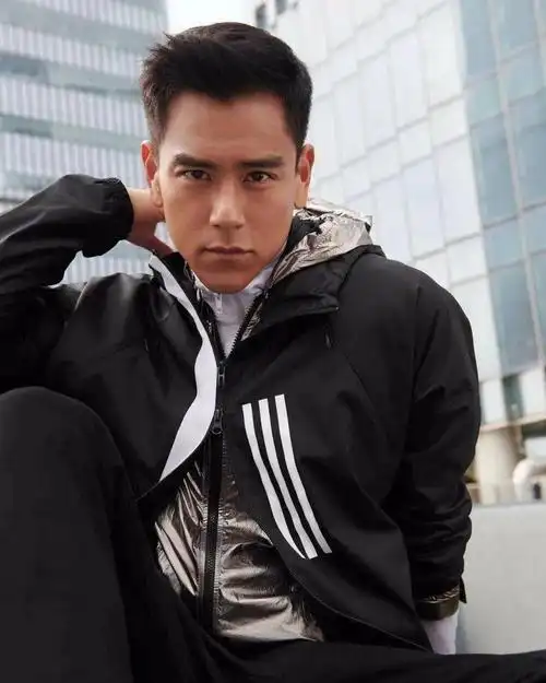 盘点彭于晏 5 款超帅男生发型推荐,寸头,飞机头,油头你最爱哪个他?