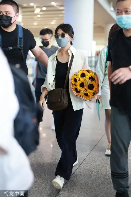 孙燕姿北京到达
