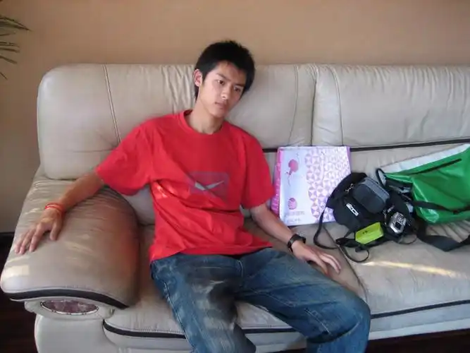 大陆校园草根帅哥李冲聪写真(组图)