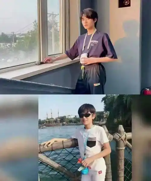 学校还晒出了一张宋亚轩站在舞台上面表演的照片,从这张照片中可以看