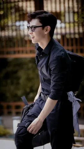 今日邓伦极限挑战澳门路透围观港风清爽大帅哥扫街生图饭拍视频都有