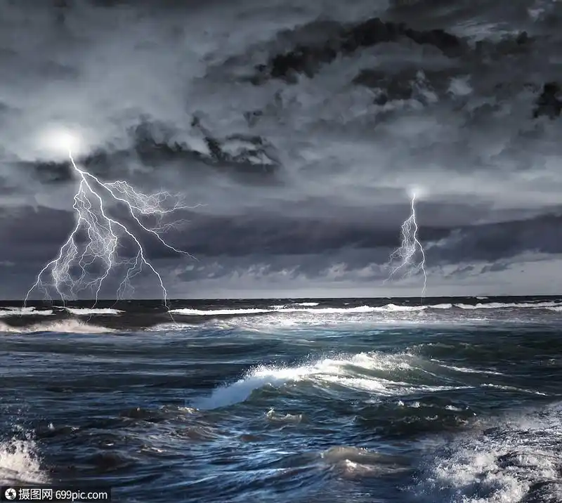 晚上暴风雨暴风雨海上闪电的黑夜形象自然危险的