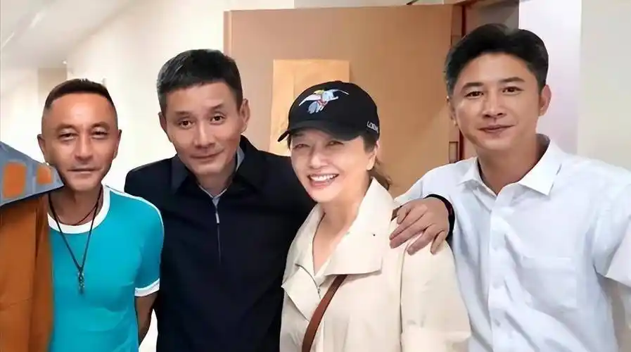 平淡无奇的田小洁:40岁,大器晚成,和江珊一起,等着继女当自己的女儿