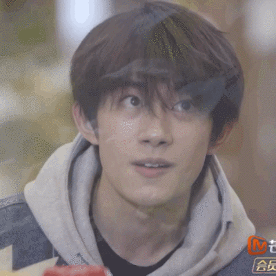 今日份甜崽千玺tfboys-易烊千玺 的表情包已经送达拿图请点赞