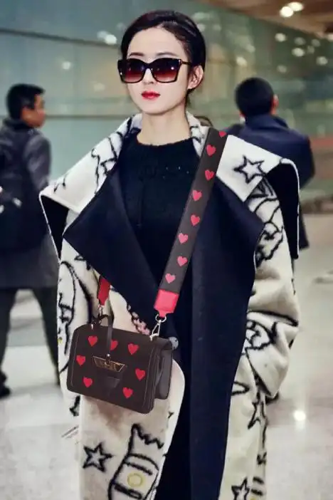 赵丽颖明星同款包包新款印花爱心小方包简约百搭单肩包女包双肩带韩版