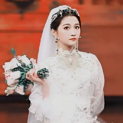 关晓彤婚纱造型