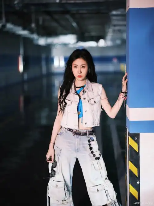 张碧晨音乐节舞台直拍##张碧晨音乐节组了一支女子乐队