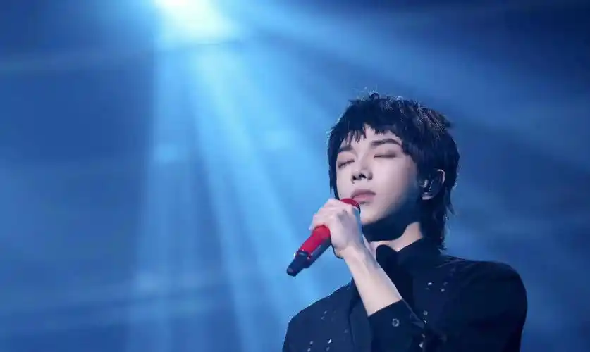 华晨宇|唱歌只会套公式,"天王接班人"华晨宇,是鬼才还是疯子?