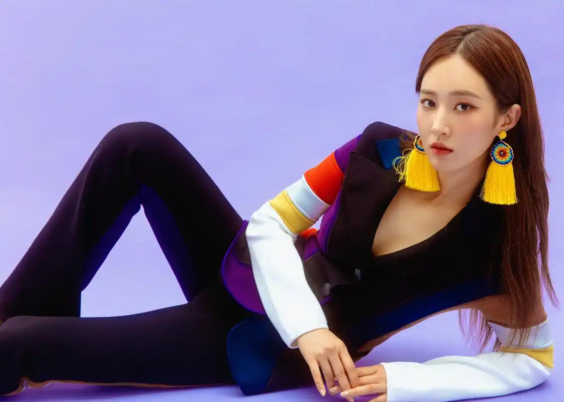 少女时代权俞利新图流出,一般人在看图1,达人才注意图3