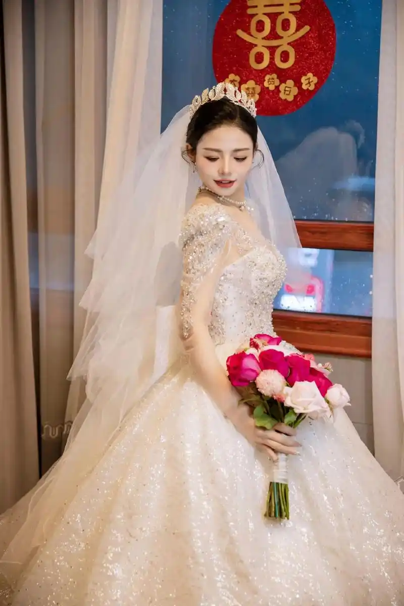 婚纱花絮 #禧妆 #婚拍  很多女孩子都幻想过自己穿上婚纱 - 抖音