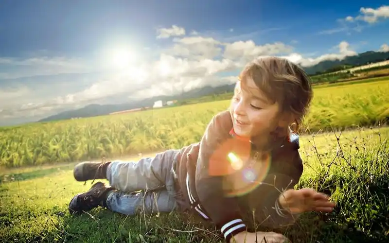 儿童精美摄影桌面壁纸之可爱的小朋友