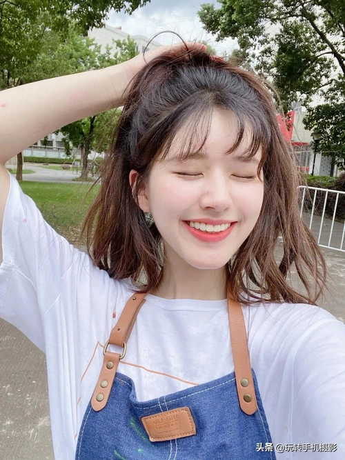 自拍姿势(单手拍照姿势大全)