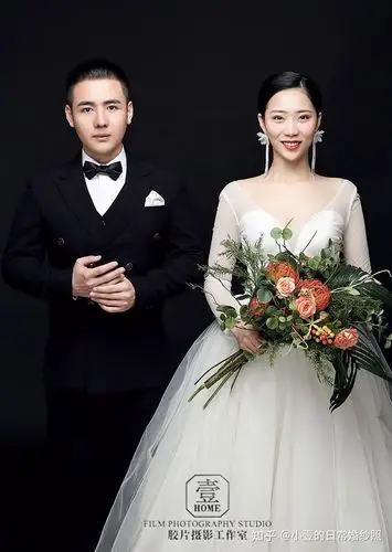 78来康康98极简婚纱照中的王者95·纯黑背景7315 - 知乎