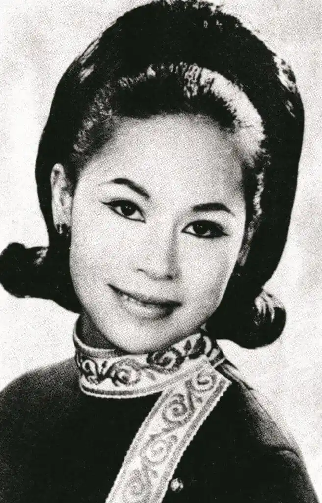 原创18岁当小三为情曾自杀88岁黄夏蕙罕剖白住四层别墅心不老