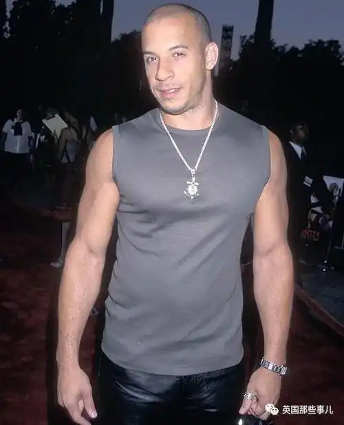 实话实说,vin diesel现在的身材,和他在电影里的硬汉身材确实有差别