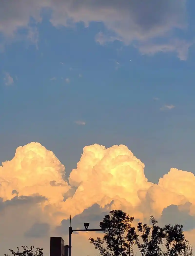 云朵收藏家7815 #云朵# #云朵背景图# #背景图# #朋友圈背景图