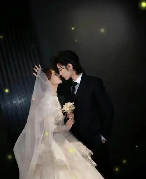 肖战的新加坡之旅:归来后粉丝争做"老婆",注孤生预定?