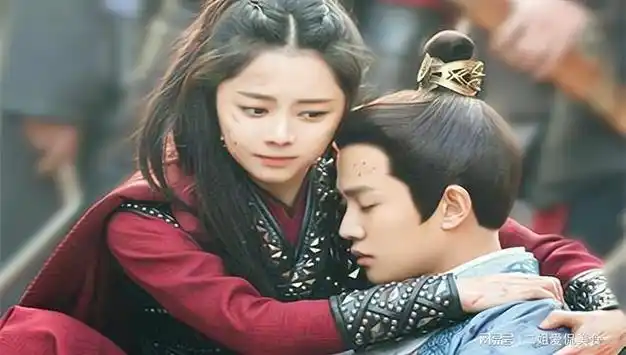 谭松韵再启古装新作,首搭肖战人气拉满,《书君年》深秋启动|白冰|老戏