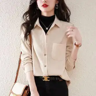 呓寻春秋新款休闲磨毛灯芯绒衬衫女长袖洋气时尚复古叠穿衬衣外套米
