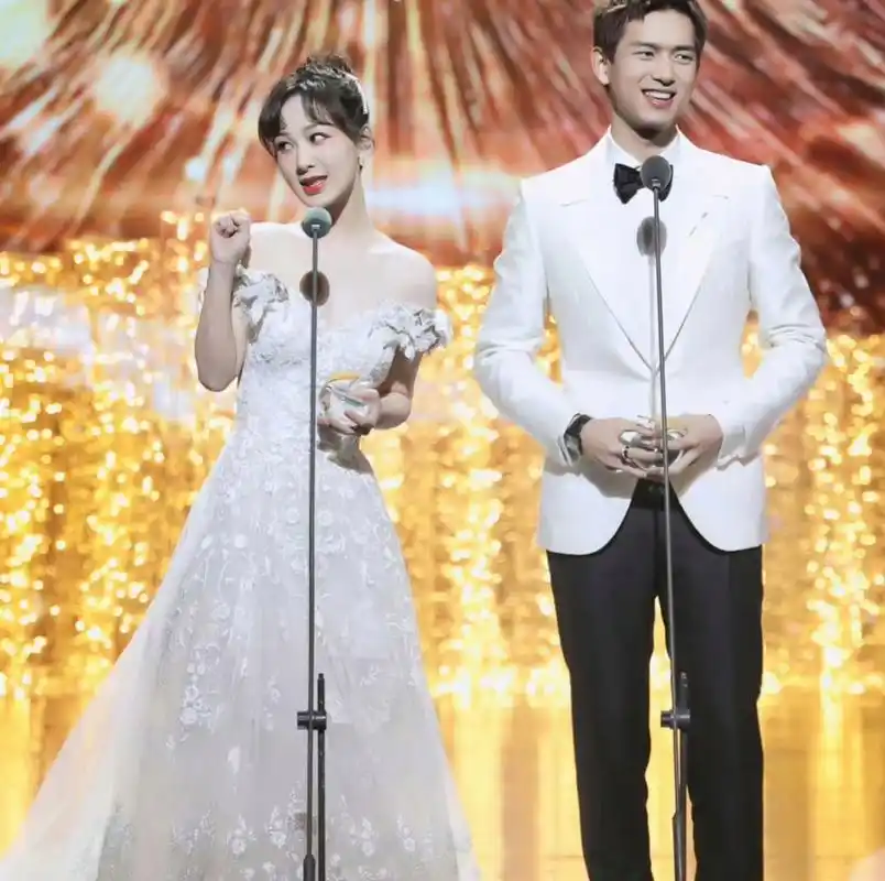 杨紫和李现二搭古偶剧《国色芳华》?这是好事啊!