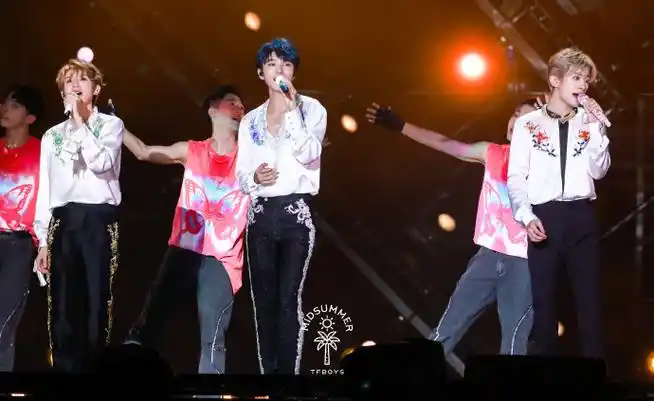 tfboys十年之约演唱会