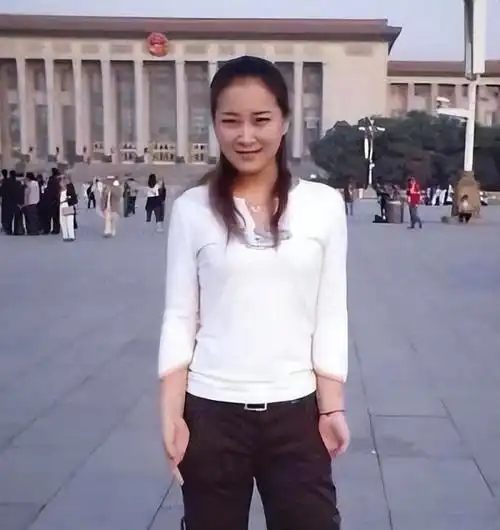 贾玲暴瘦40斤颜值逆天近照曝光引发思考