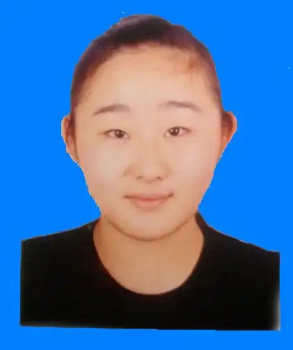 求帮忙把这个图片p成蓝底的证件照 谢谢