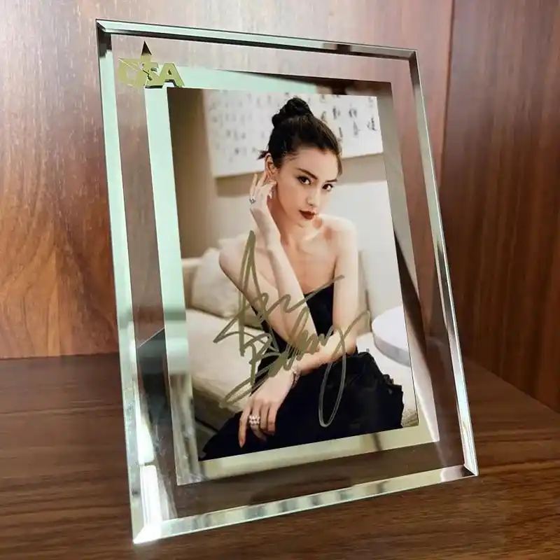 angelababy杨颖亲笔签名照.要的举手0299 本人在 - 抖音