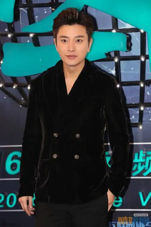 贾乃亮02参加活动照