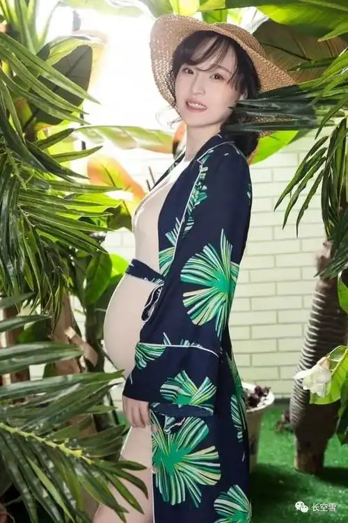 小花孕妇写真孕味十足孕妇自拍