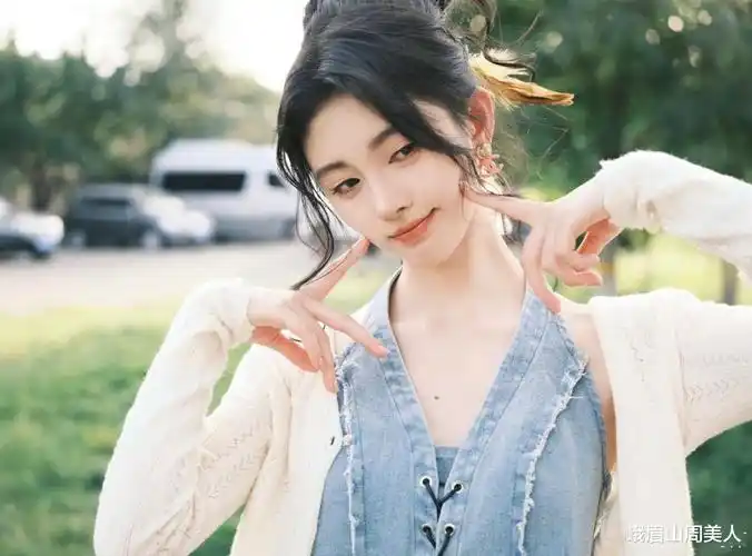 刘海 今年火了一种发型叫"龙须刘海",洋气吸睛,热巴,关晓彤都上头