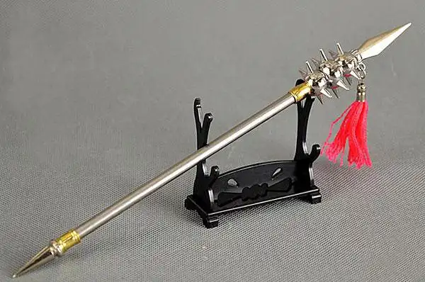 当时的槊一般分为步槊和马槊,当时的统帅大将基本用的都用马槊,比较有