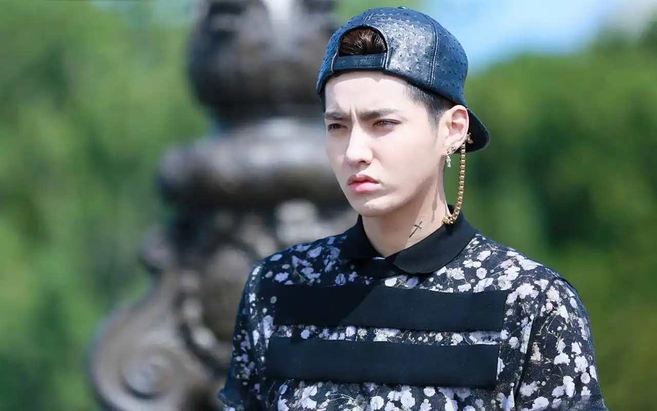 吴亦凡巴黎时尚写真图片桌面壁纸