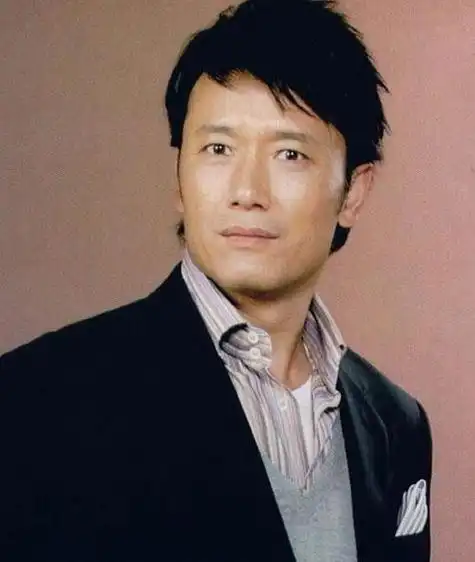 回顾:香港老牌男神,有人七十多岁神采奕奕,有人60岁老态尽显