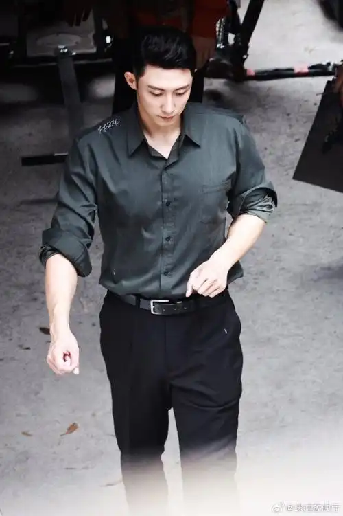 拥有顶级身材的内娱男星