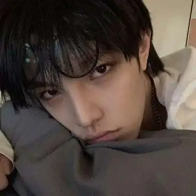 冷酷男头真人高清图片超帅气男生微信最新头像大全