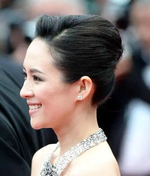 半岁儿子首露正面鼻子高挺肉嘟嘟|章子怡_网易订阅