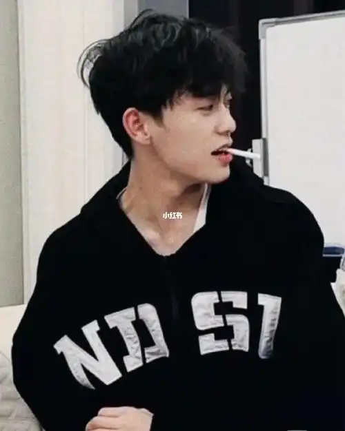 余庆伟真的好帅