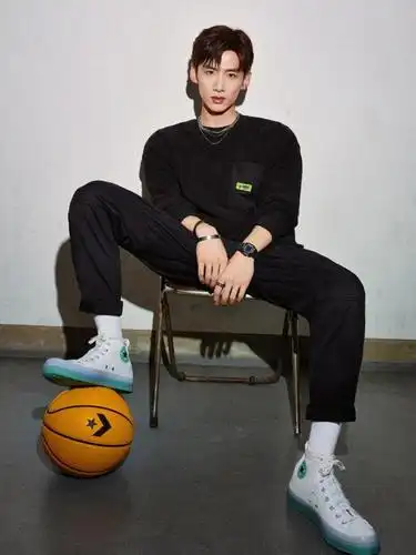 在一起!张艺兴,欧阳娜娜,白敬亭助阵converse all stars