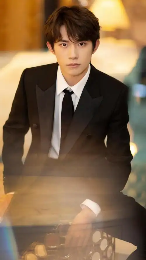 小鲜肉易烊千玺时尚西装写真,高清图片,手机壁纸